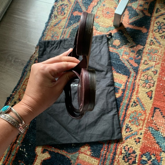 Saint Laurent tribute flats - Picture 7 of 7